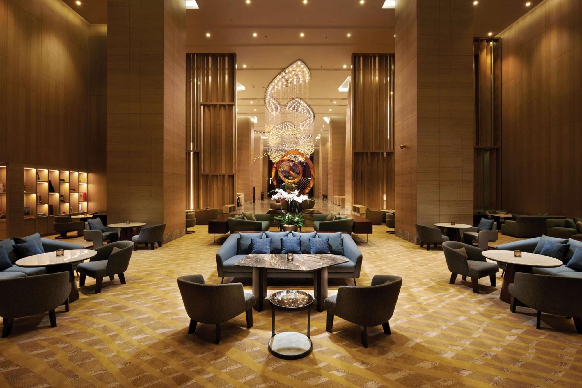 Doubletree By Hilton Shah Alam I-City Екстер'єр фото The lobby of the hotel